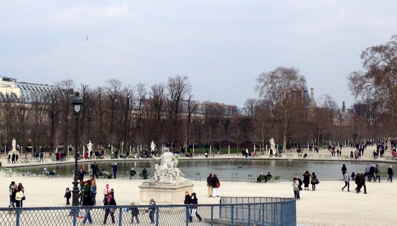 Remember how I had to go to Paris way back in February for a day? Here is the same garden (Tuileries Gardens), sadly still not blooming. 